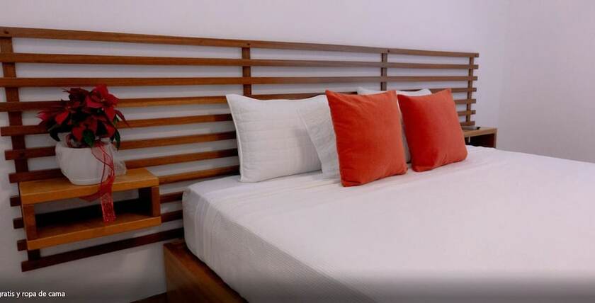 Imagen de la habitación del Hotel Samana Suites. Foto 15