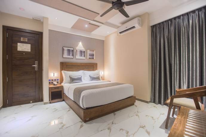 Imagen de la habitación del Hotel Samann Grand. Foto 3