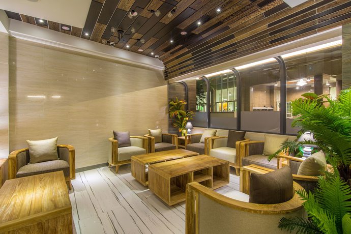 Imagen de los interiores del Hotel Samann Grand. Foto 17