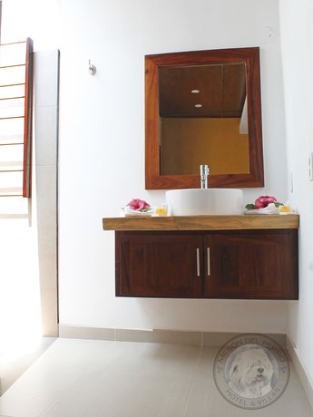 Imagen de la habitación del Hotel Samanu. Foto 18