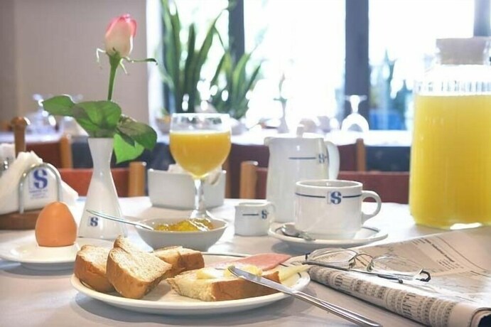 Imagen del bar/restaurante del Hotel Samaras. Foto 17