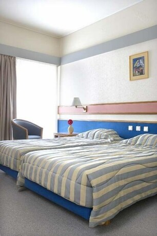 Imagen de la habitación del Hotel Samaras. Foto 23