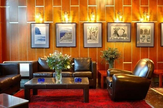 Imagen de los interiores del Hotel Samaras. Foto 30