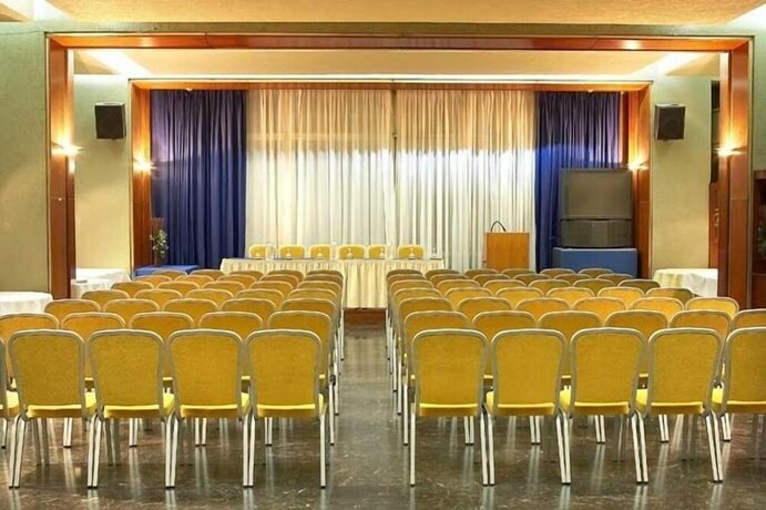 Imagen de los interiores del Hotel Samaras. Foto 31