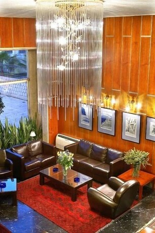 Imagen de los interiores del Hotel Samaras. Foto 35