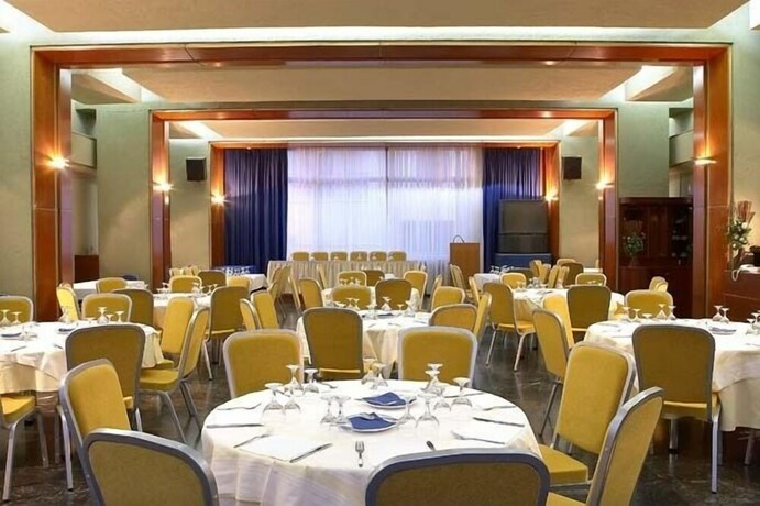 Imagen de los interiores del Hotel Samaras. Foto 38