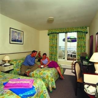 Imagen de la habitación del Hotel Samares Coast. Foto 5