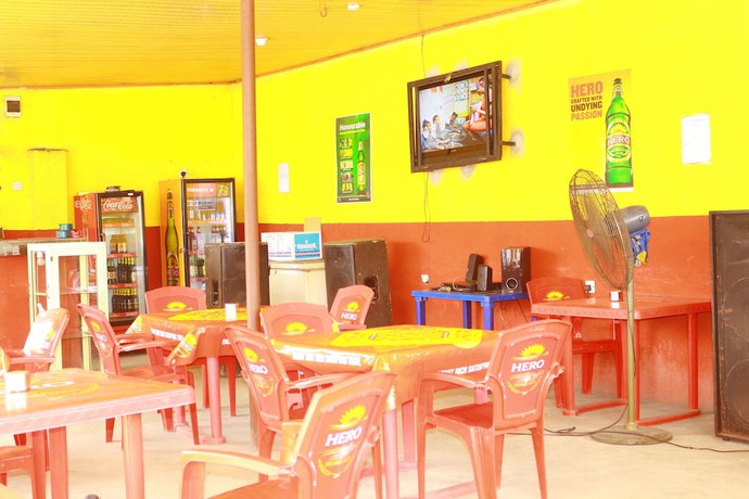 Imagen del bar/restaurante del Hotel Samaritan. Foto 2