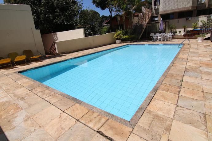 Imagen de la piscina del Hotel Samba Betim. Foto 19