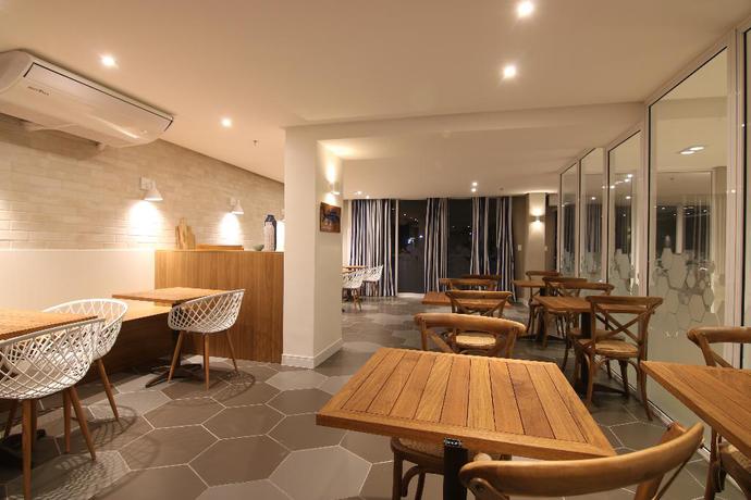 Imagen del bar/restaurante del Hotel Samba Bossa Nova Cabo Frio. Foto 3