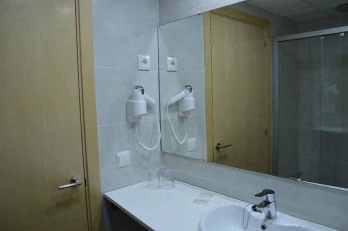 Imagen de la habitación del Hotel Samba. Foto 8