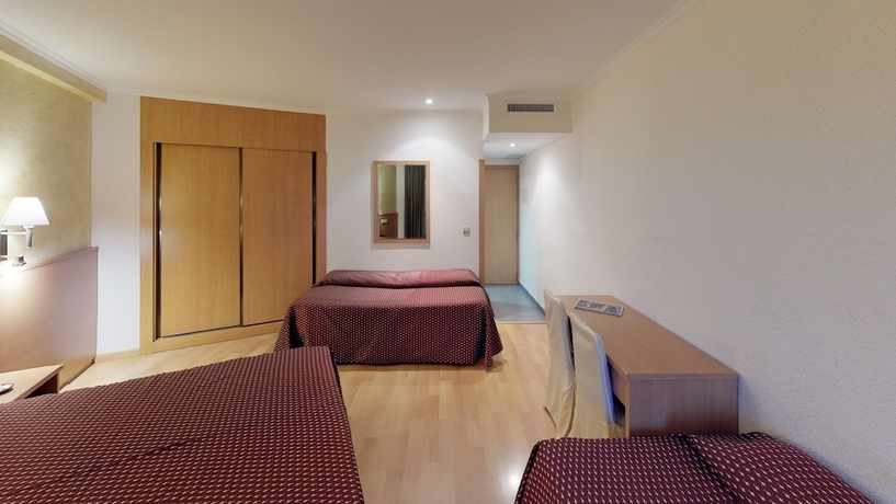 Imagen de la habitación del Hotel Samba. Foto 16