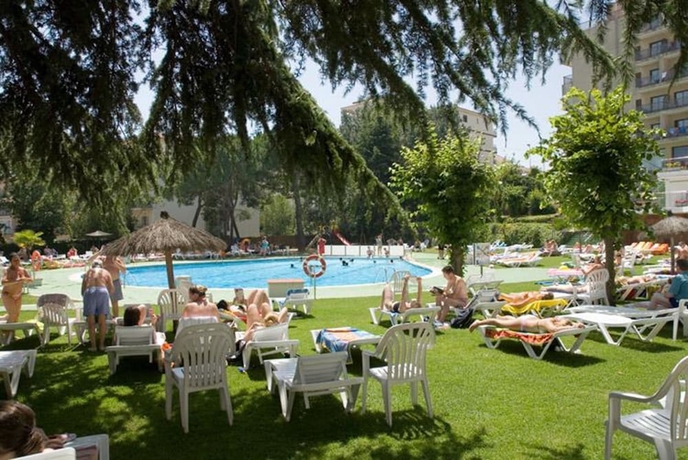 Imagen de la piscina del Hotel Samba. Foto 19