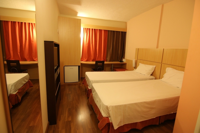Imagen de la habitación del Hotel Samba Itabora&iacute;. Foto 14