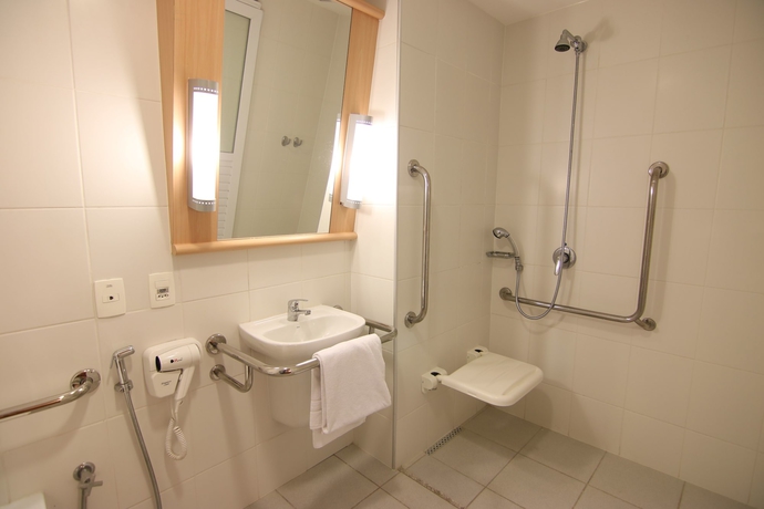 Imagen de la habitación del Hotel Samba Itabora&iacute;. Foto 16