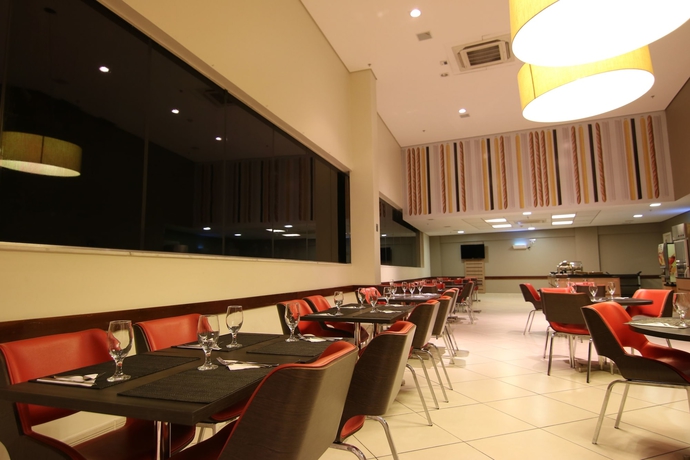 Imagen del bar/restaurante del Hotel Samba Itaboraí. Foto 1