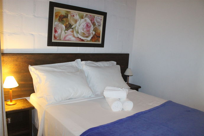 Imagen de la piscina del Hotel Sambaetiba. Foto 13