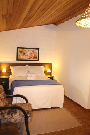Imagen de la piscina del Hotel Sambaetiba. Foto 15