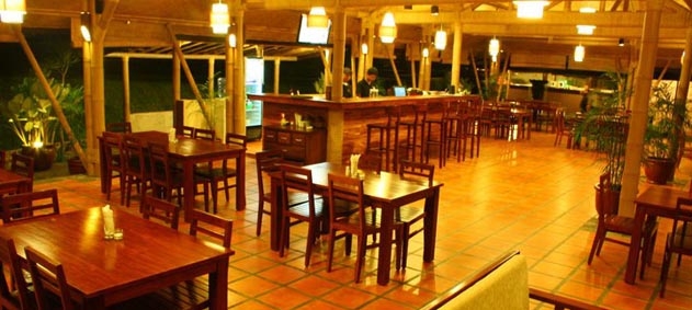 Imagen del bar/restaurante del Hotel Sambi Resort. Foto 2