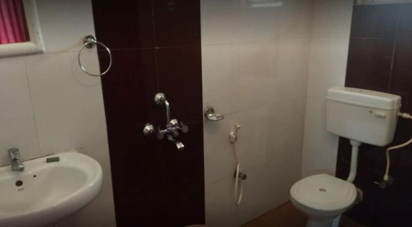 Imagen de la habitación del Hotel Sambit Royal. Foto 7