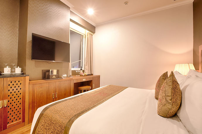 Imagen de la piscina del Hotel Samdi. Foto 15