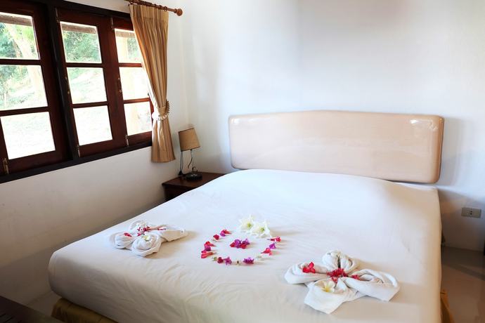 Imagen de la habitación del Hotel Samed Cliff Resort. Foto 2