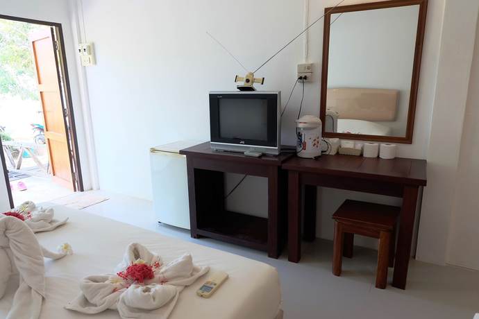 Imagen de la habitación del Hotel Samed Cliff Resort. Foto 12
