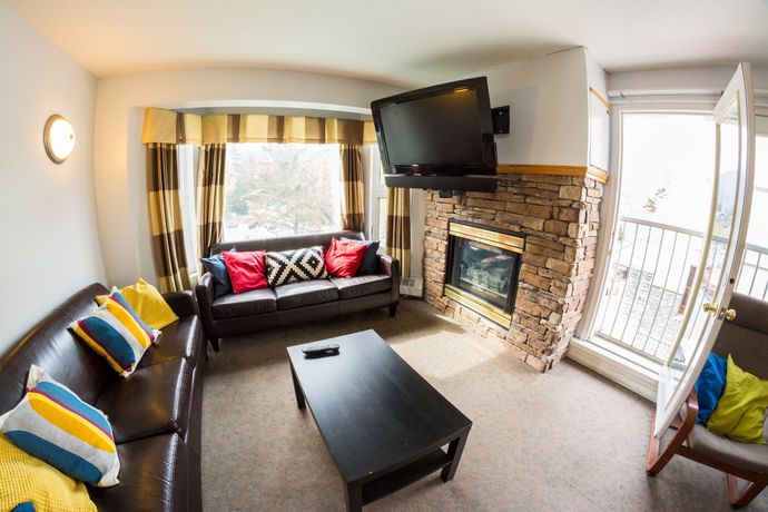 Imagen de los interiores del Hotel Samesun Banff - Hostel. Foto 8