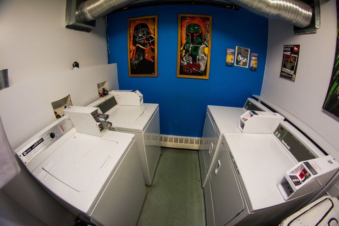 Imagen de los interiores del Hotel Samesun Banff - Hostel. Foto 12
