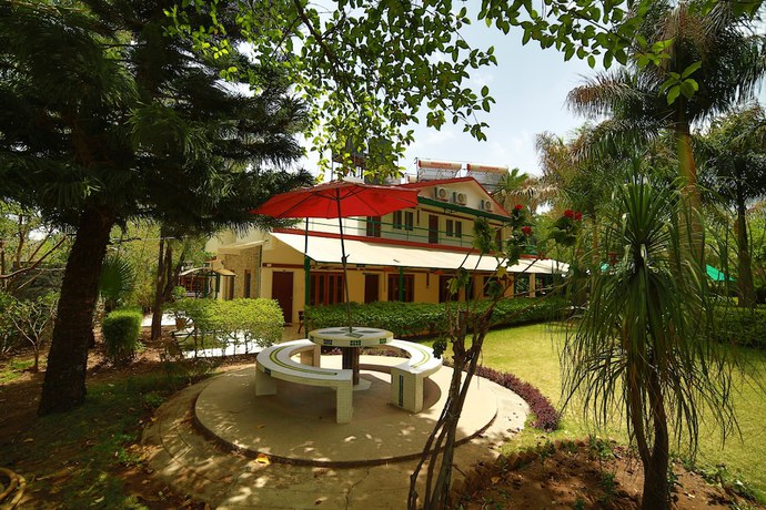 Imagen de los exteriores del Hotel Samiralok. Foto 17