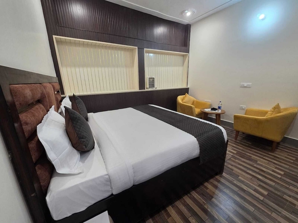 Imagen de la habitación del Hotel Samlaun. Foto 10