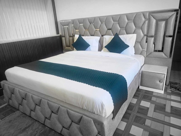 Imagen de la habitación del Hotel Samlaun. Foto 12