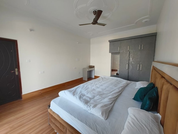 Imagen de la habitación del Hotel Samlaun. Foto 13
