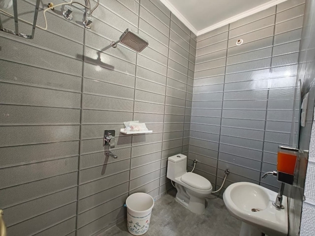 Imagen de la habitación del Hotel Samlaun. Foto 14