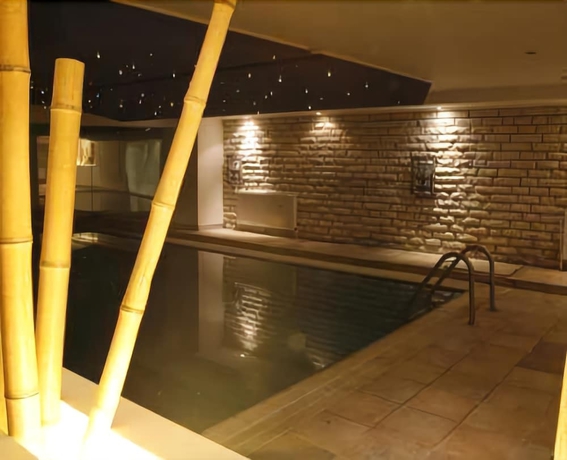 Imagen de la piscina del Hotel Samm Bistro Spa - Boutique Class. Foto 17
