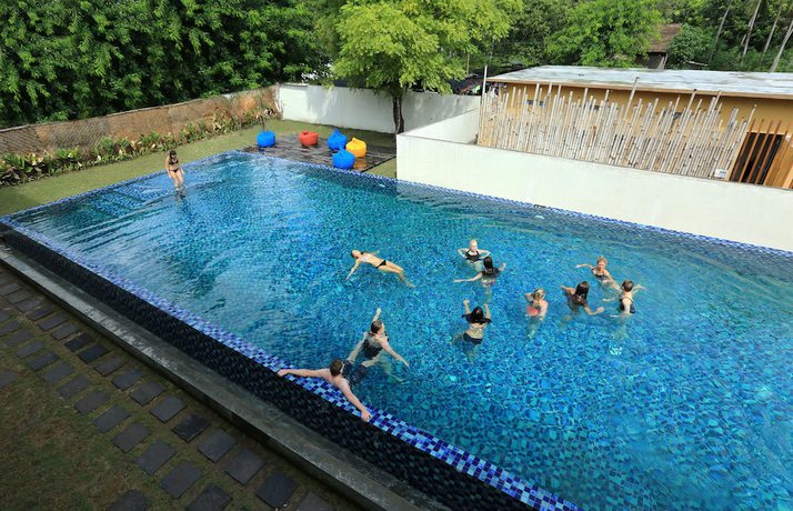 Imagen de la piscina del Hotel Sammada Hotel and Beach Club. Foto 17
