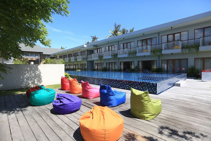 Imagen de la piscina del Hotel Sammada Hotel and Beach Club. Foto 18
