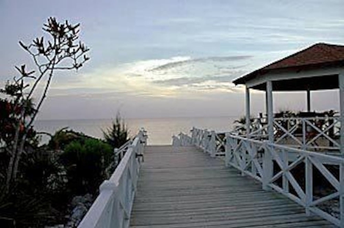 Imagen de los exteriores del Hotel Sammy T's Beach Resort. Foto 11