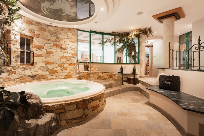 Imagen de la piscina del Hotel Samnaunerhof Vital-hotel. Foto 14