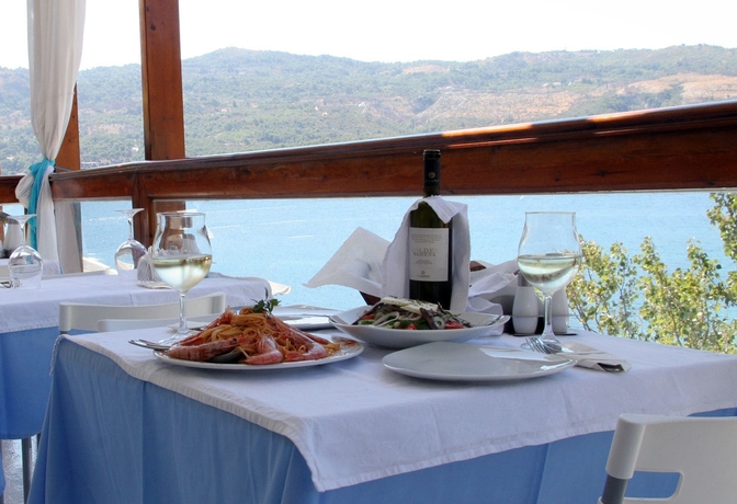 Imagen del bar/restaurante del Hotel Samos Bay. Foto 2