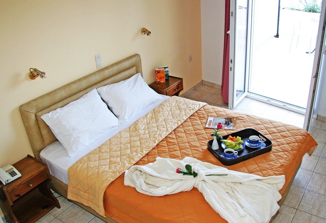 Imagen de la habitación del Hotel Samos Bay. Foto 12