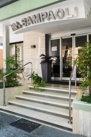 Imagen de los exteriores del Hotel Sampaoli. Foto 10