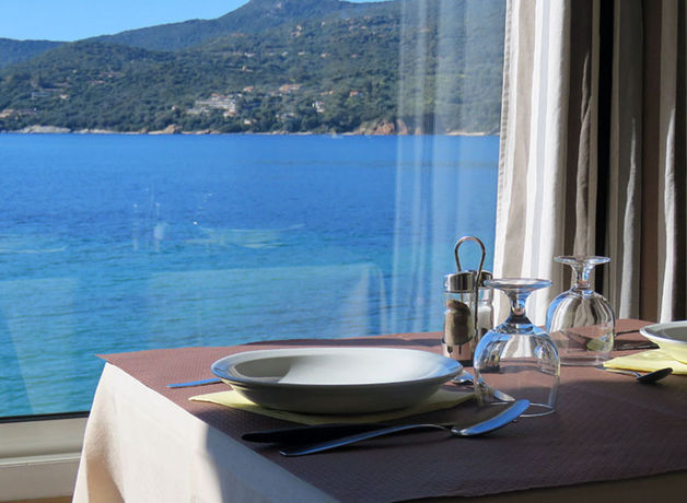 Imagen de la habitación del Hotel Sampiero Corso. Foto 12