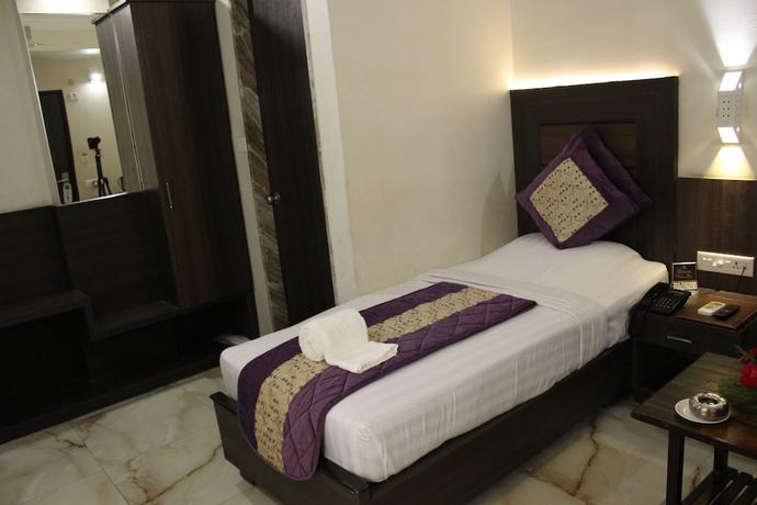 Imagen de la habitación del Hotel Samrat, Jabalpur. Foto 6