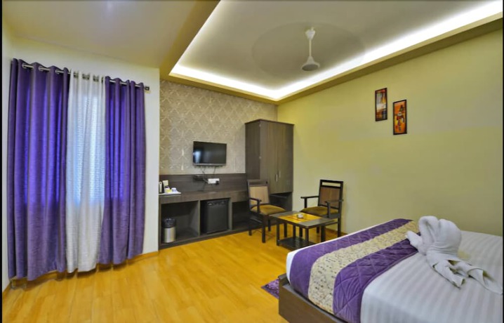 Imagen de la habitación del Hotel Samrat, Jabalpur. Foto 7