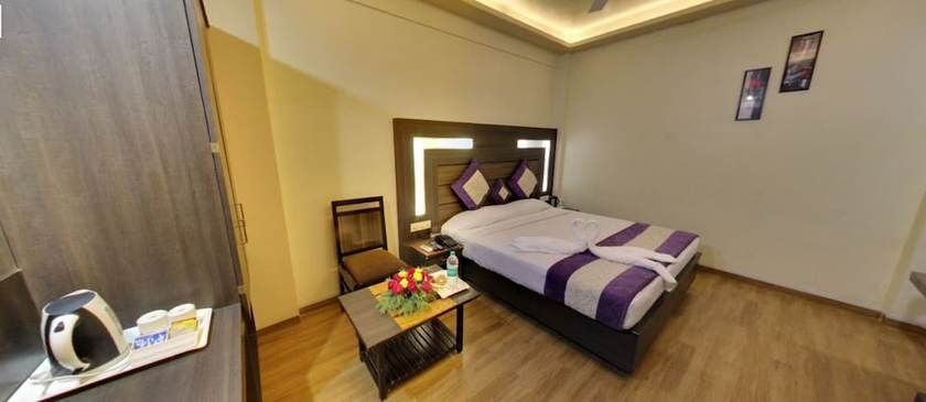 Imagen de la habitación del Hotel Samrat, Jabalpur. Foto 14