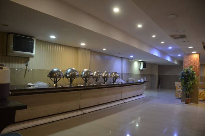 Imagen del bar/restaurante del Hotel Samrat Kaushambi. Foto 5