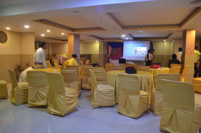 Imagen de los interiores del Hotel Samrat Kaushambi. Foto 14