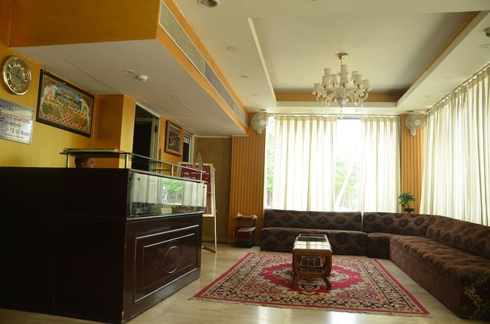 Imagen de los interiores del Hotel Samrat Kaushambi. Foto 17