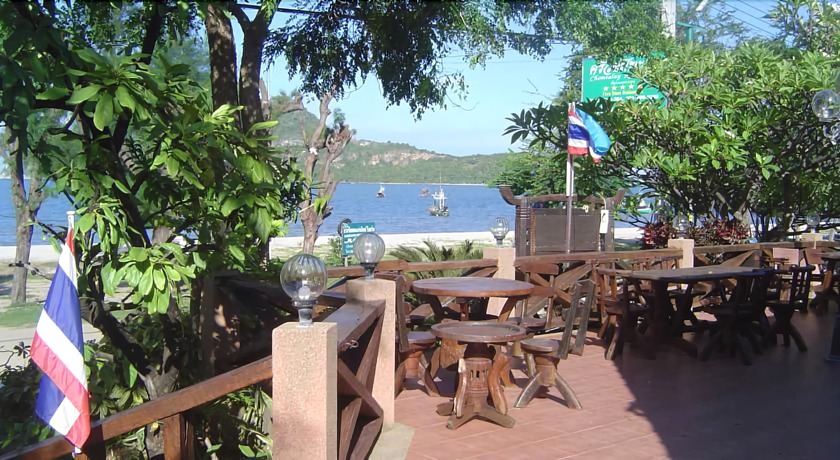 Imagen de los interiores del Hotel Samroiyod Holiday Resort. Foto 7